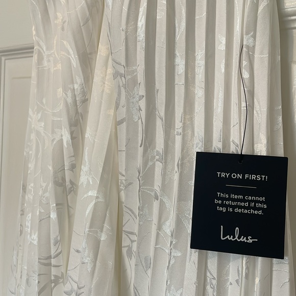 Lulus Pleating Up White Satin Jacquard Pleated Midi Dress small - Picture 7 of 7